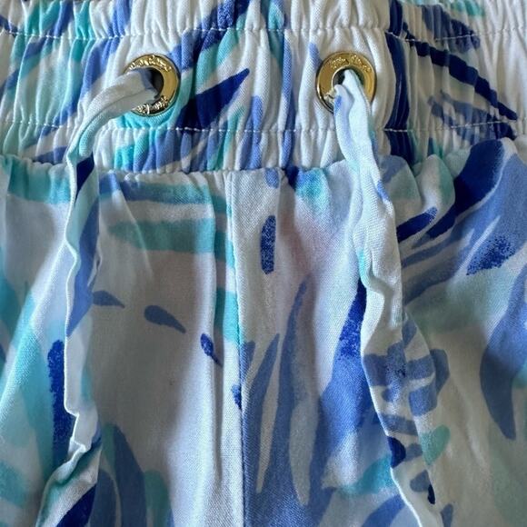 Lilly Pulitzer Katia Short Flock Together Engineered Shorts - Picture 4 of 7